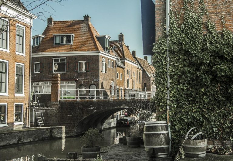 Modern kantoor waar professionals werken op een plek die met hun ambities meebeweegt en flexibiliteit biedt