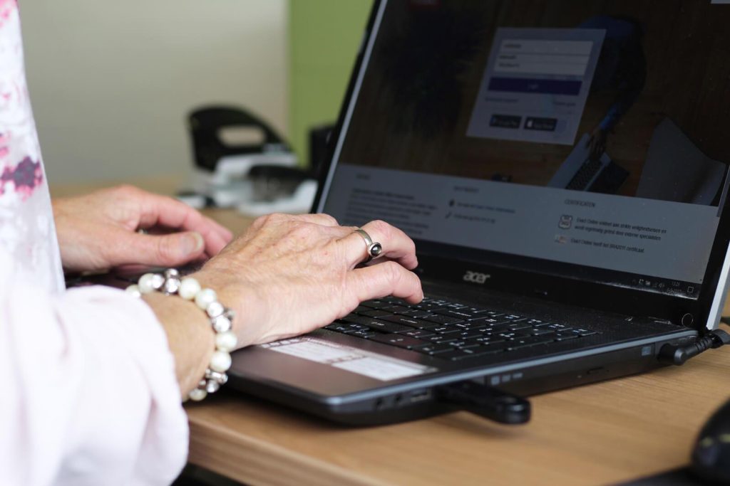 Administratie uitbesteden: digitaal dashboard voor financieel overzicht en controle in stichtingen